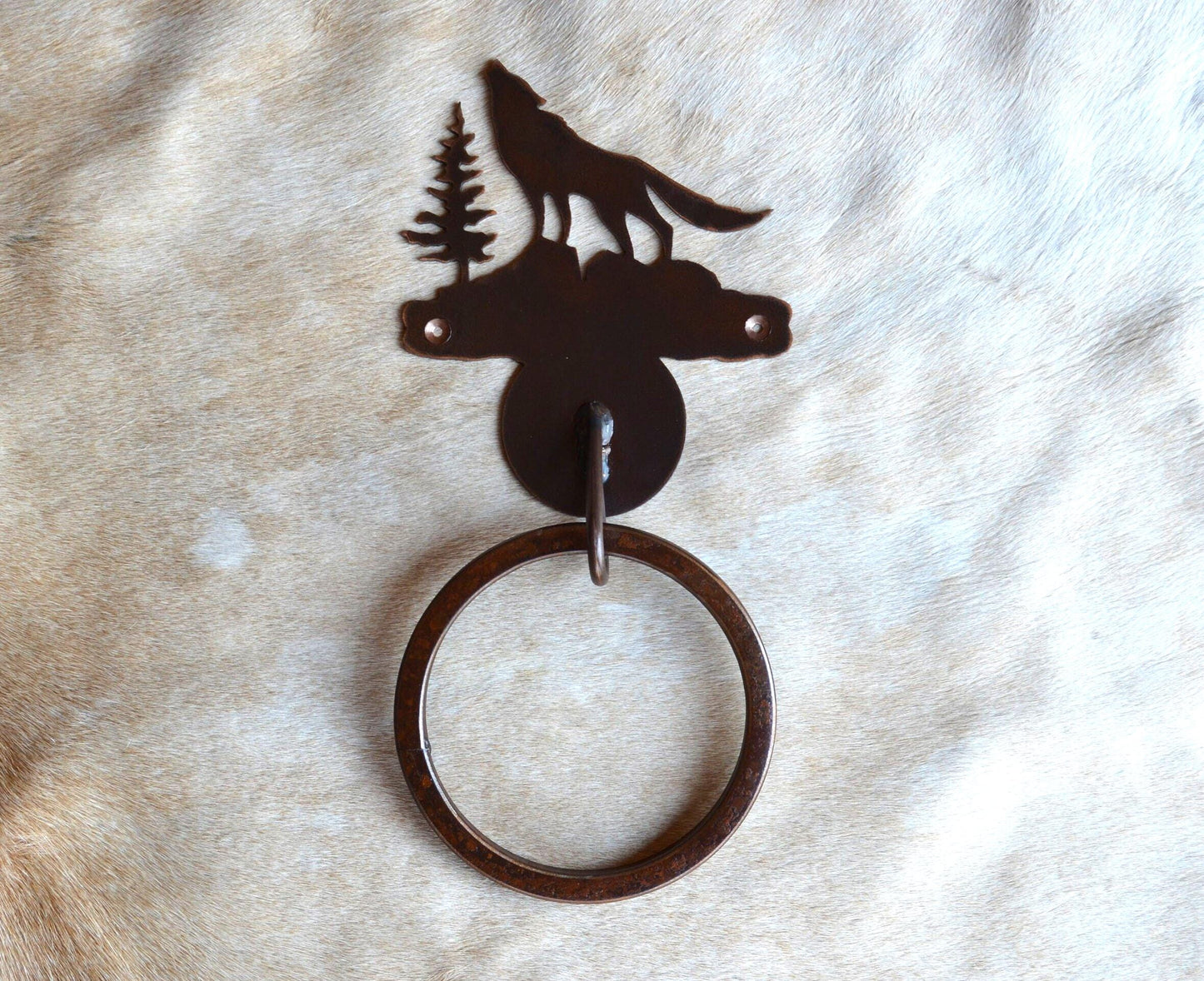 Wolf Towel Ring Rustic Howling Wolf Gift Cabin Lodge Decor Gift Coyote Bathroom Southwest bath Gift Metal Wolf Towel Holder Handmade