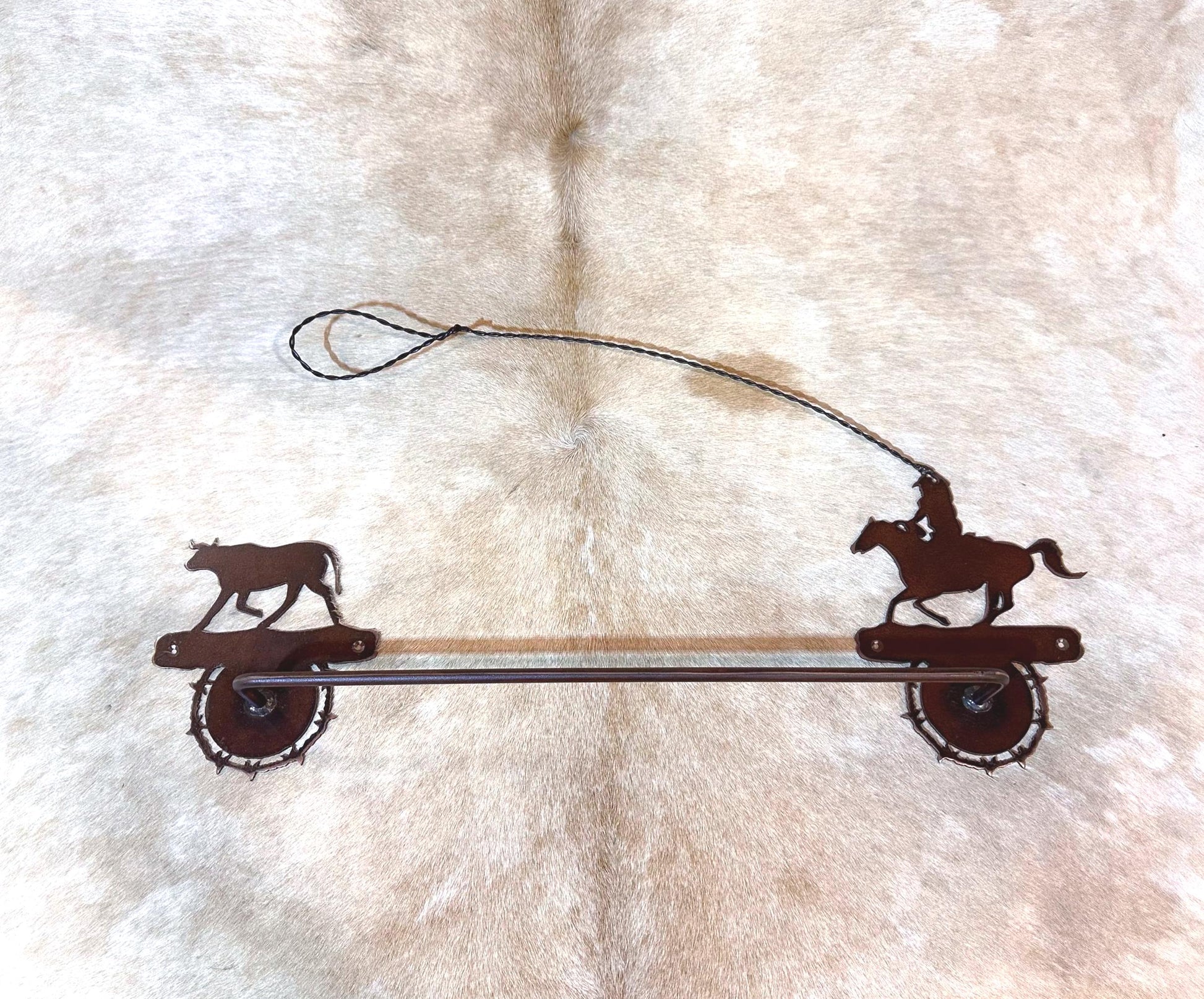 Rustic Western Towel Bar: Cowboy Lasso & Barbwire Bathroom Decor