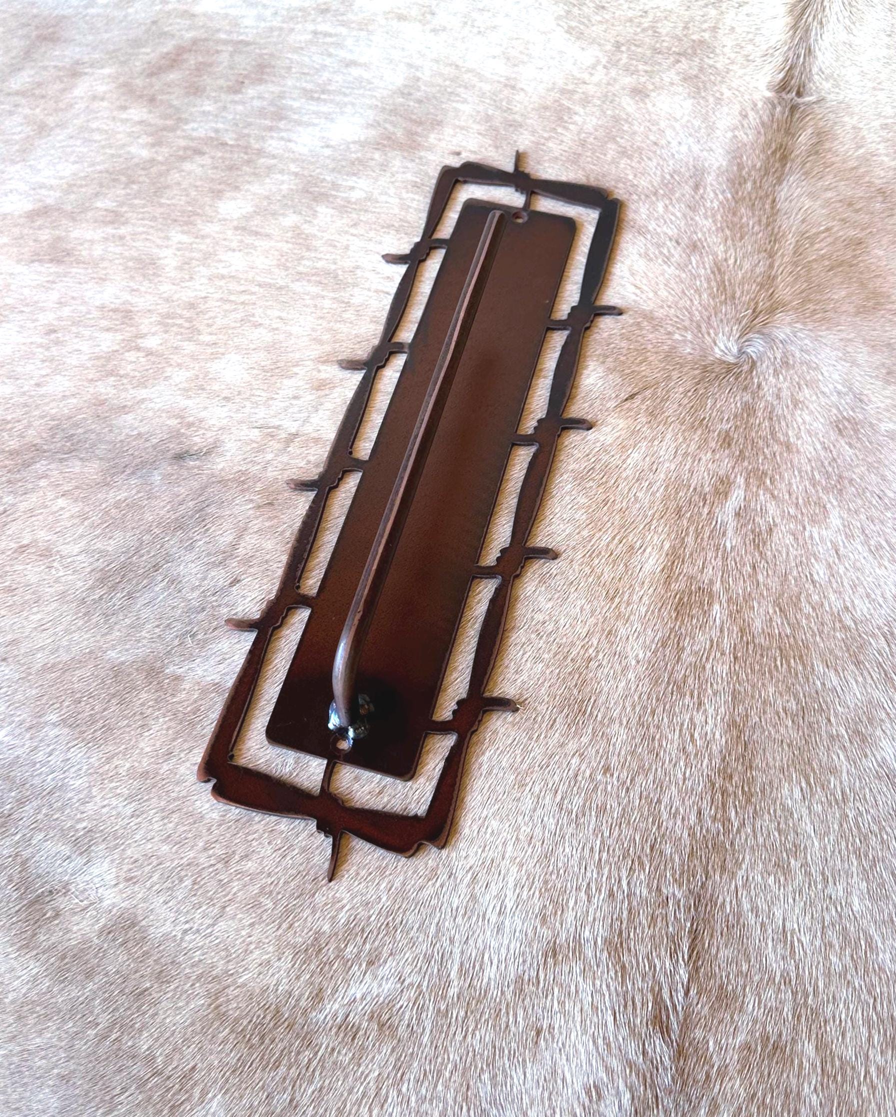 Rustic Barbwire Paper Towel Holder - Wall Mount Kitchen Decor